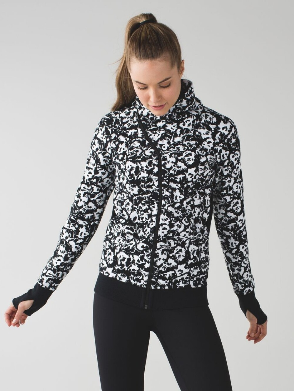 Lululemon Cozy Cuddle Up Jacket Fleur Sombre White Black size 6